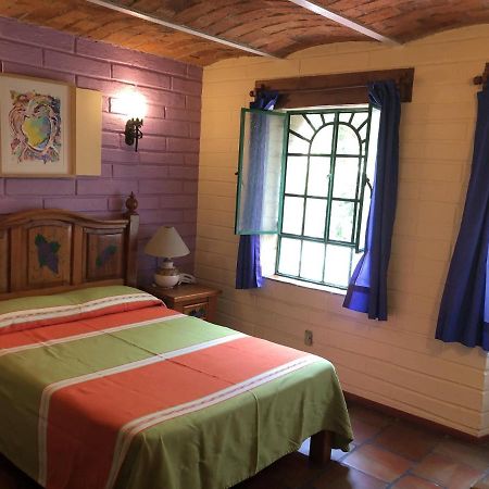 Casa Del Retono Bed & Breakfast Tlaquepaque Екстериор снимка