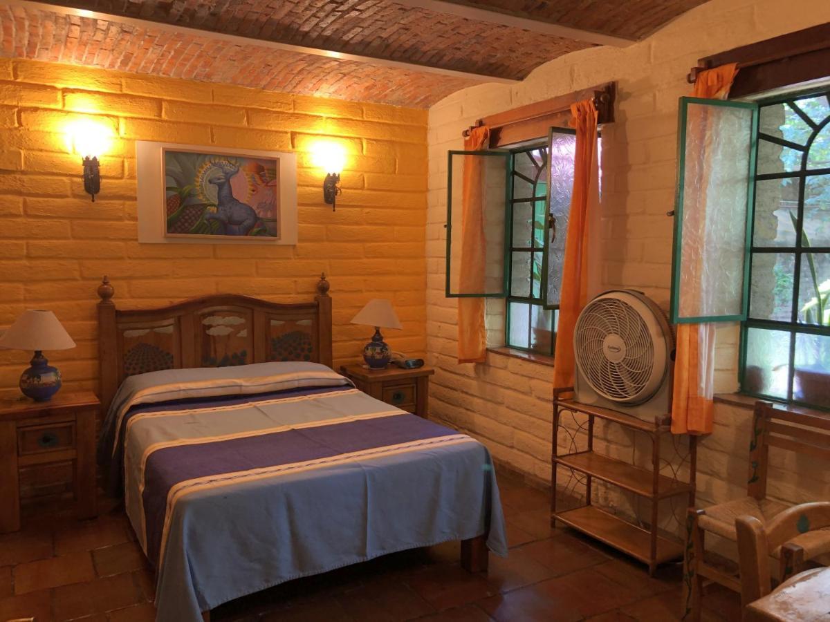 Casa Del Retono Bed & Breakfast Tlaquepaque Екстериор снимка