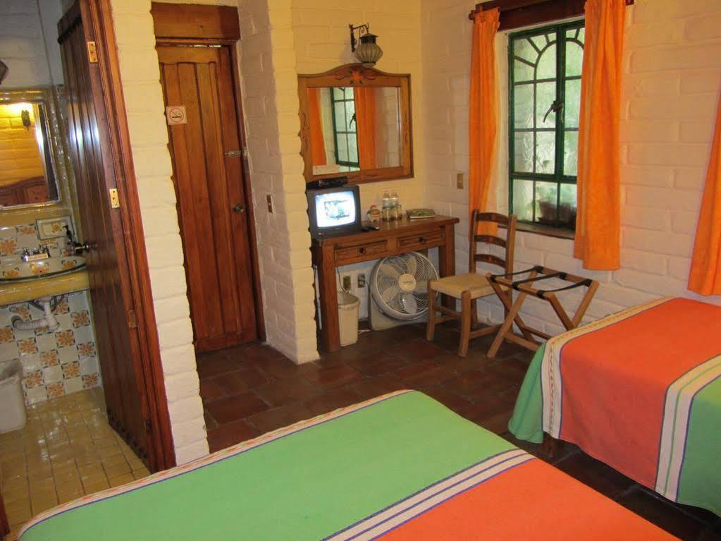 Casa Del Retono Bed & Breakfast Tlaquepaque Екстериор снимка