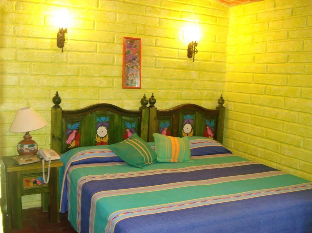 Casa Del Retono Bed & Breakfast Tlaquepaque Екстериор снимка